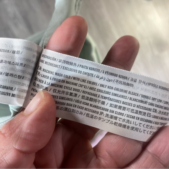 Abercrombie & Fitch Sage Green Smocked Top Xtra Small - Picture 6 of 9